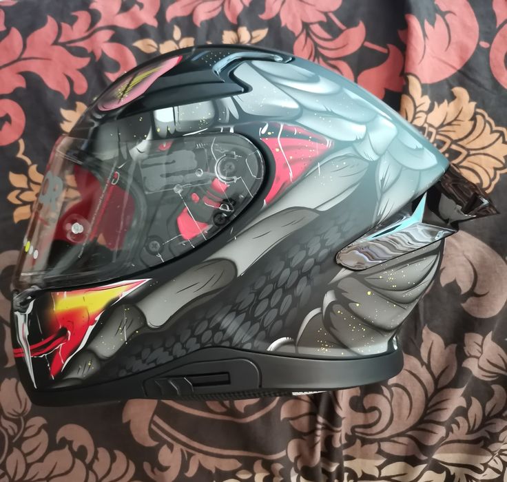 Каска за мотор Axor Apex Venomous с очила