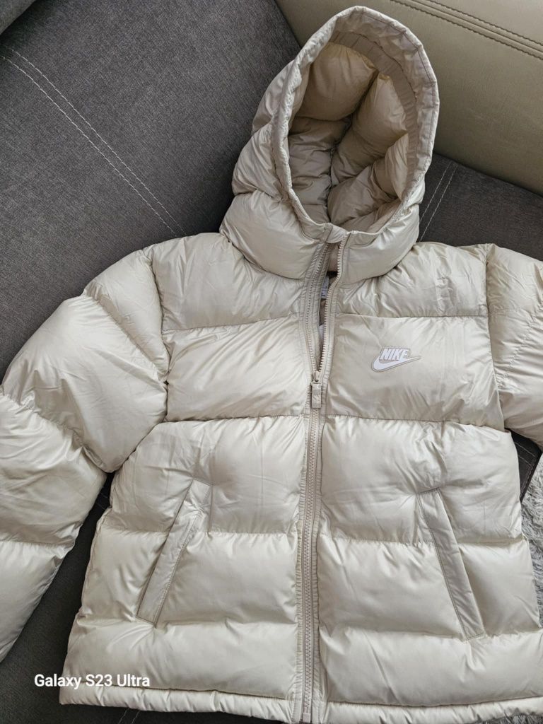 Оригинално ново яке Nike