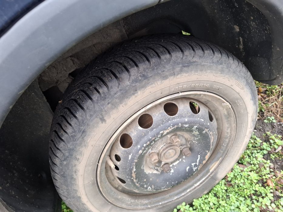 Vand 4 roti R 14 opel au anvelope 175 65 14 iarna bune dot 2023