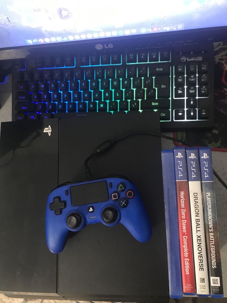 Ps4 cu 5 jocuri + controller Nacom x Playstation