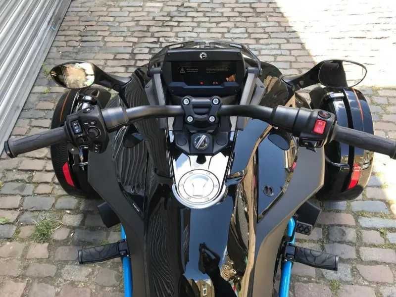 Promotie in stoc Can-Am Spyder F3-S Special Series Monolith Black 2023