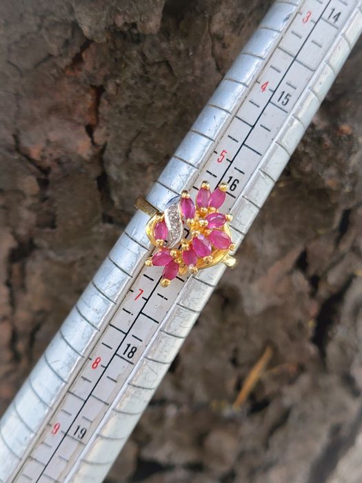 Inel din aur de 18K cu rubine naturale și diamante – mărimea 52/12