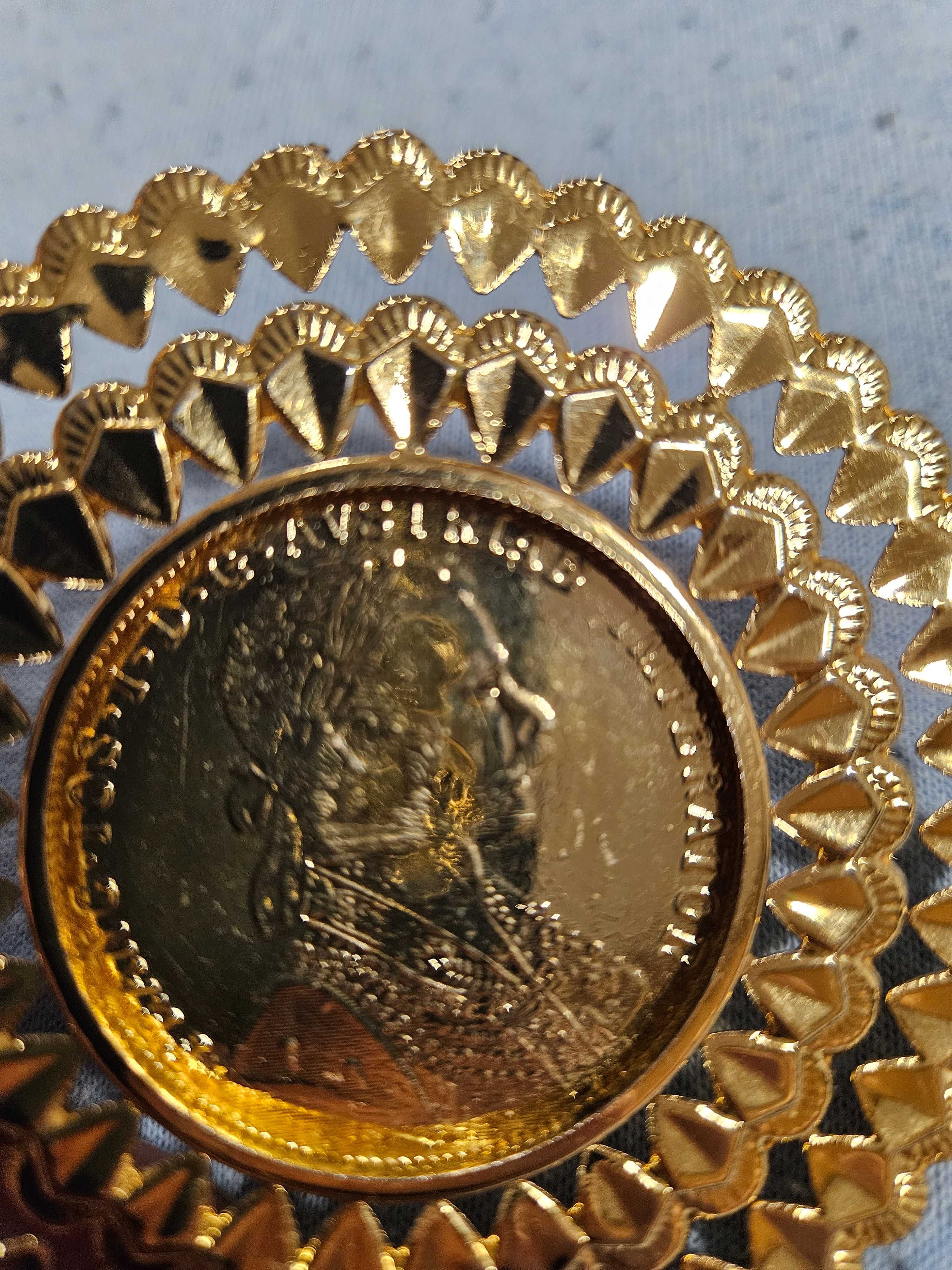 Продавам медальон реплика на 4 дуката Франц Йосиф.позлатен