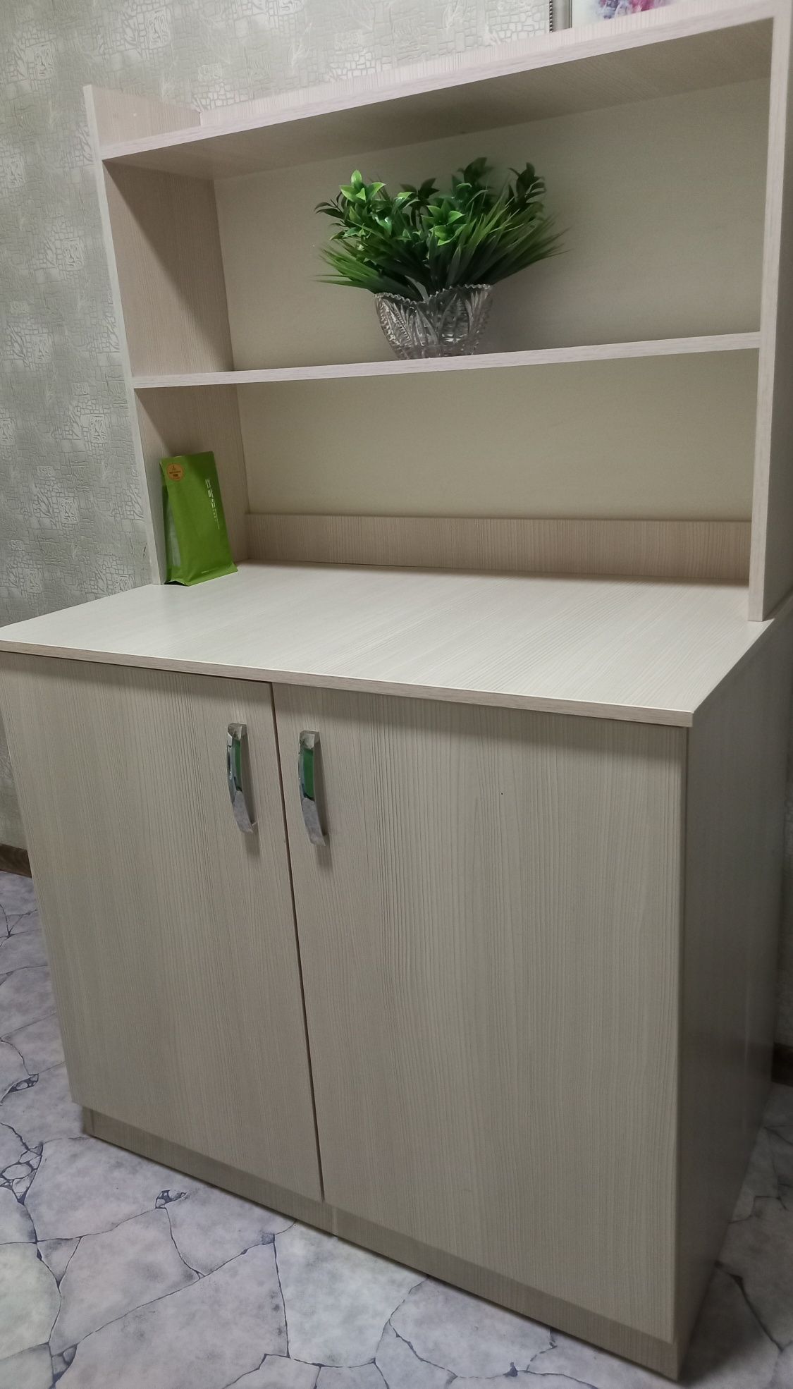 Шкаф буфет для комнаты