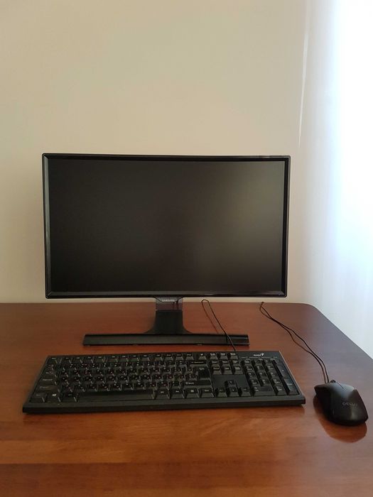 Продам монитор Samsung 24 дюйма модель LS24E390HLO