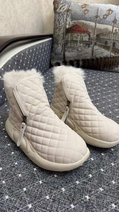 Ботинки утеплённые. На зиму/осень.