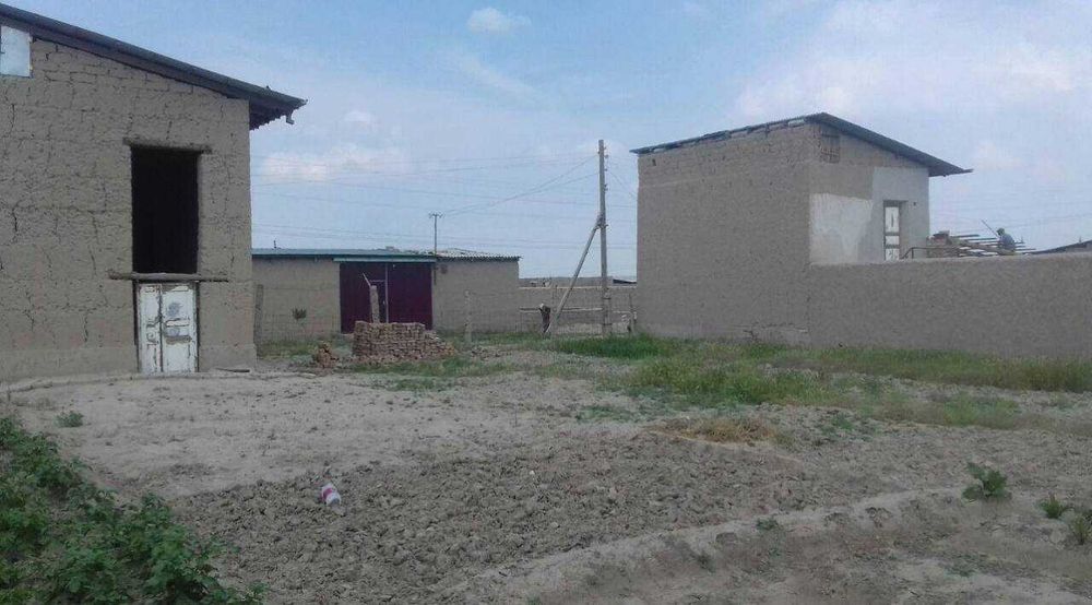 Самарканд шахрида  2 хонали   2 кават майдон 600 м²  ховли сотилади.