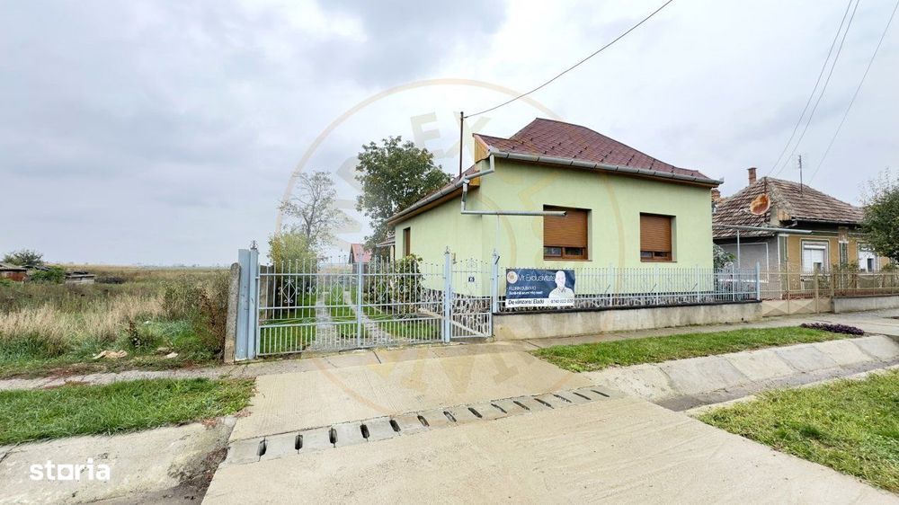 Casa 4 camere, Teren 3.405 mp Loc. Dindestiu Mic Jud. Satu Mare-Comisi