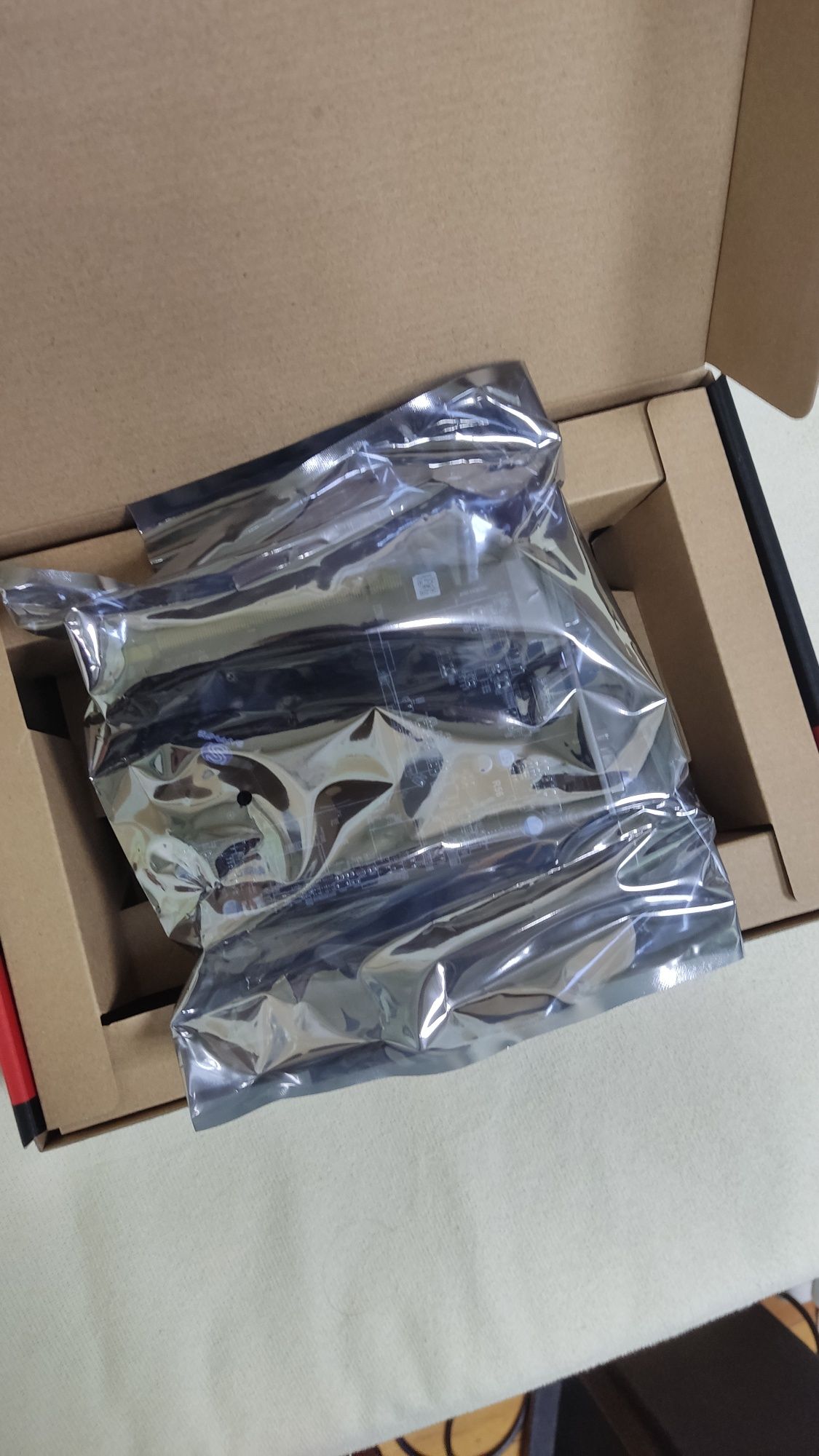 Видеокарта AMD Radeon R7 240 4GB + 550W захранване