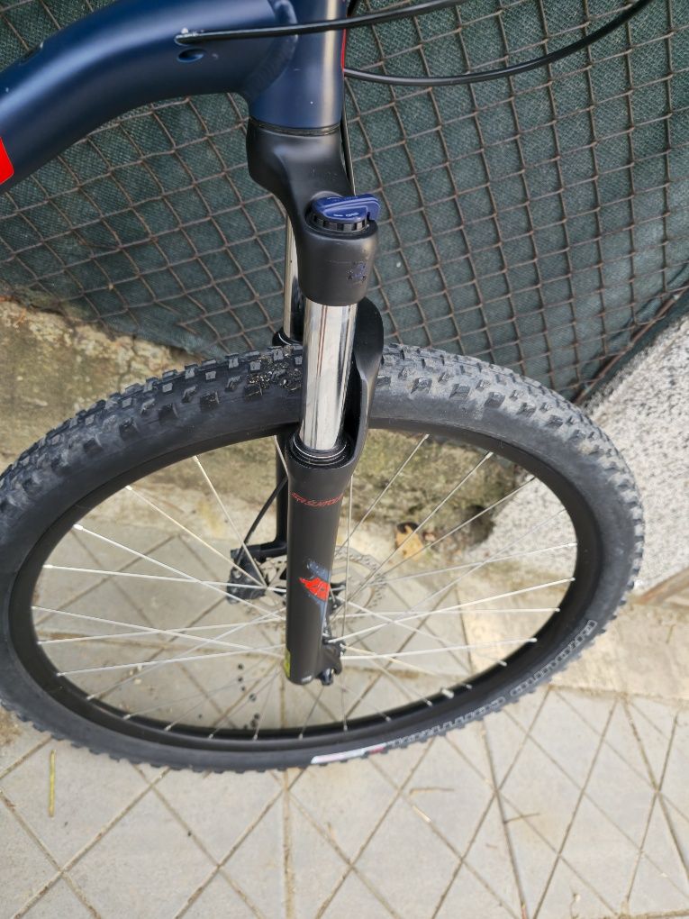 Specialized Rockhopper 29 цола L размер 3х9 скорости Обслужен