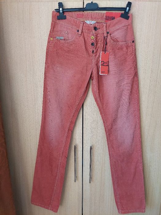 Pantaloni S Oliver  catifea noi