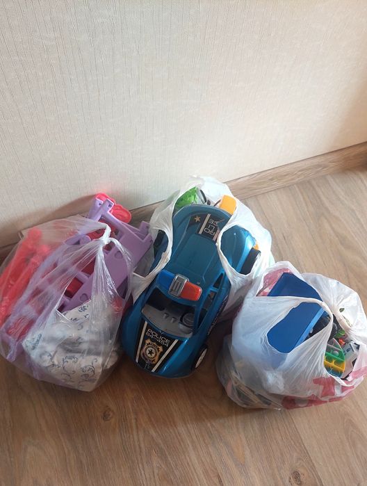 Отдам бесплатно игрушки