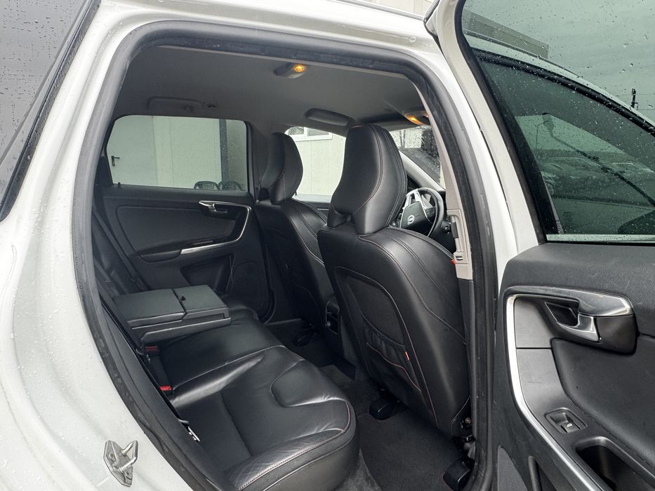 Volvo XC60 2016 Automat/Ocean Race/navi/piele/xenon/bor digital/rate