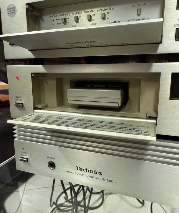 Висок клас аудио система - сет Technics - стъпало,дек, CD и др.