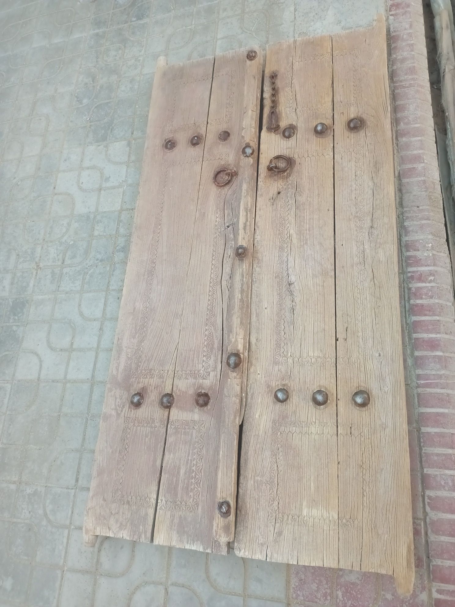 Продаётся старинные двери
