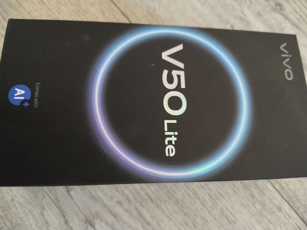 Vivi v50 lite в идеальном состоянии