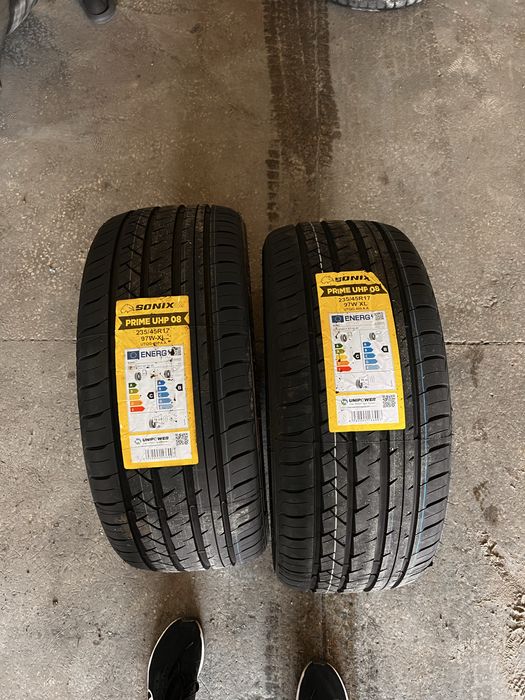 Продам комплект баллонов R17