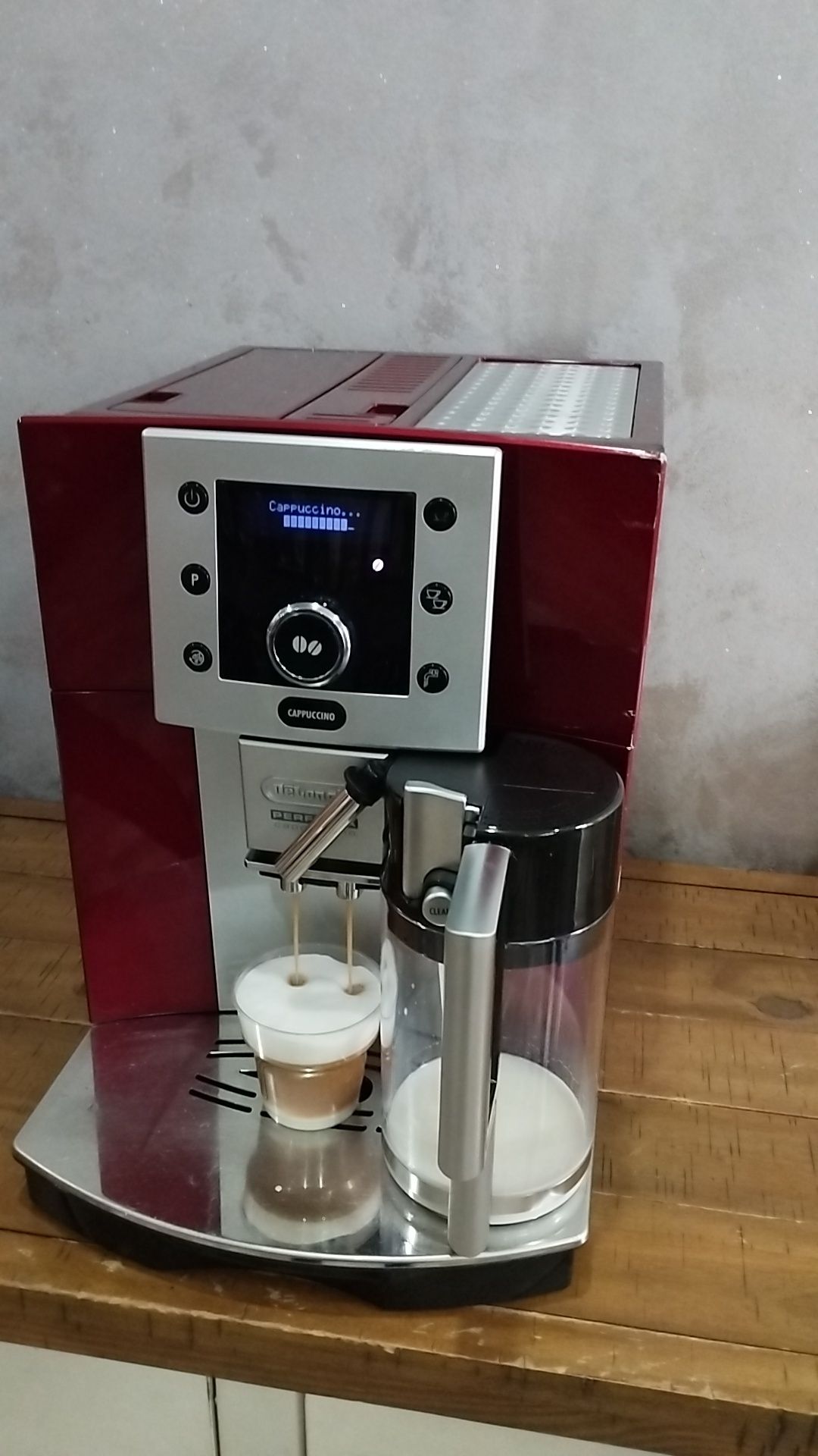 Aparat espressor Expresoare de cafea DeLonghi Perfecta Cappuccino Rosu
