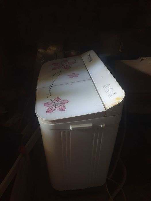 Стиральная машина сотилади