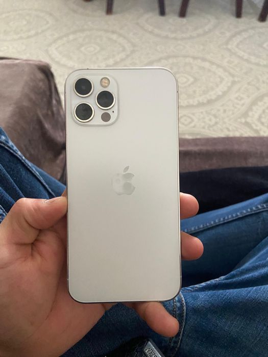 Айфон 12 про идал