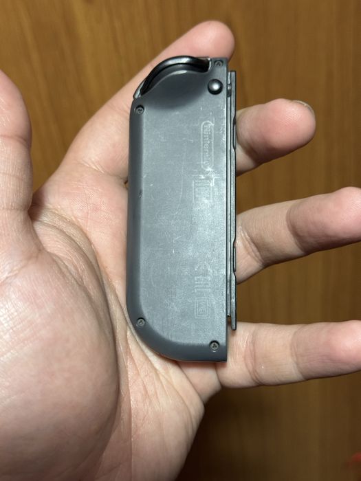 Controllere Joy-Con(stânga și dreapta)