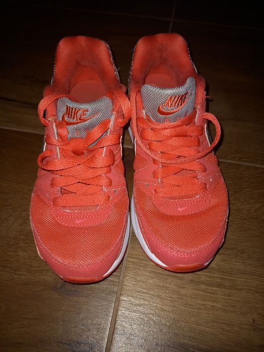 Дамски маратонки Nike