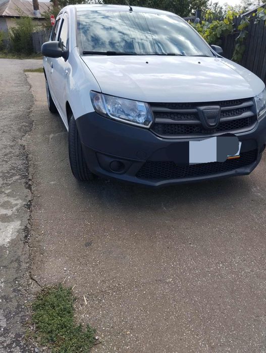 Vând Dacia logan