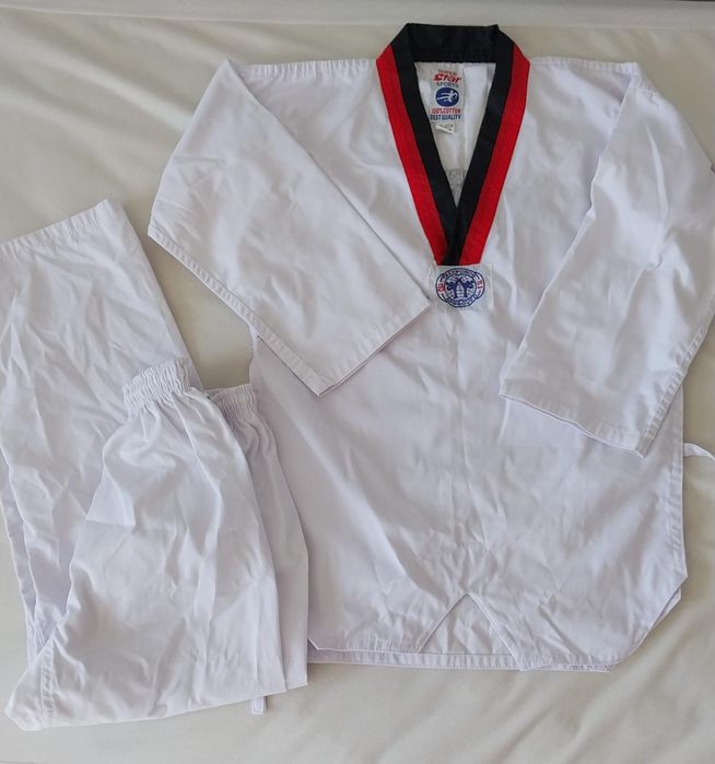 Продается кимано для тхэквондо.