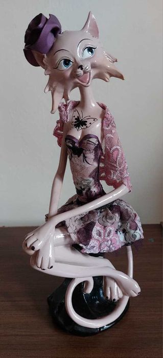 Кошка Кутюрье. Статуэтка сувенир. Фигурка Кошечка.