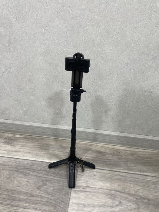 Штатив селфи палка P15 MINI 3в1 с Bluetooth пультом и лампой 360градус
