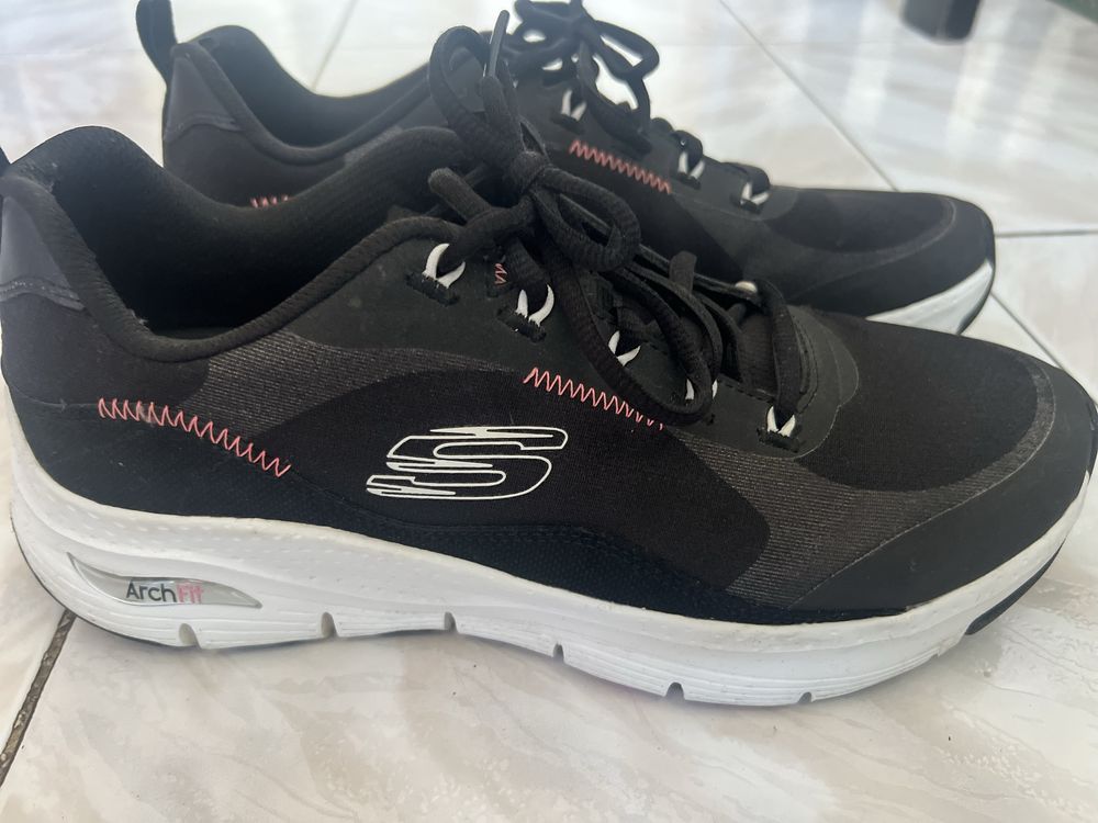 Маратонки: Asics, Puma, Skechers - по 25лв.