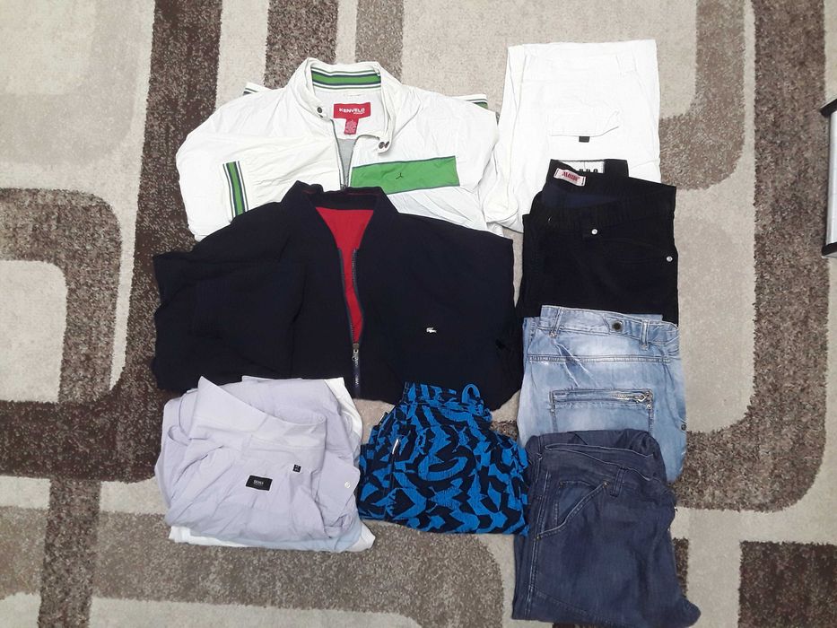 Haine bărbați  adidasi și papuci  ,tot ce se vede 200 de lei