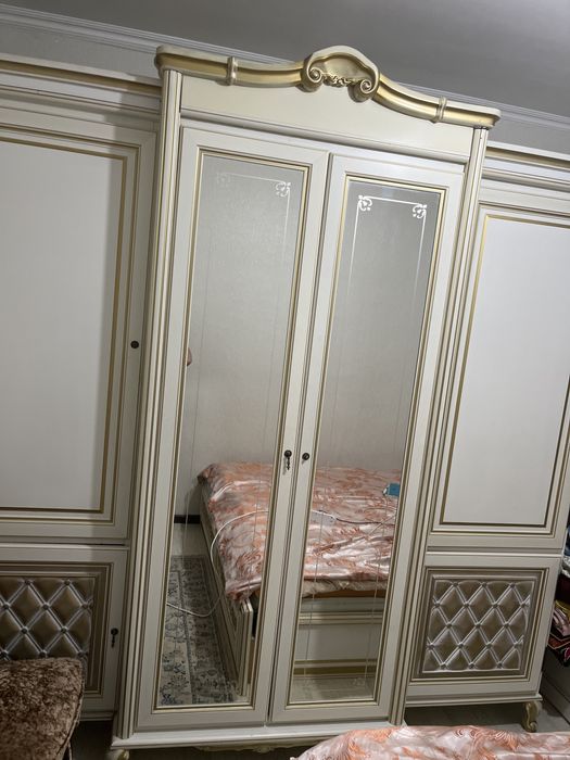 Спальный гарнитур б/у хорошего качества