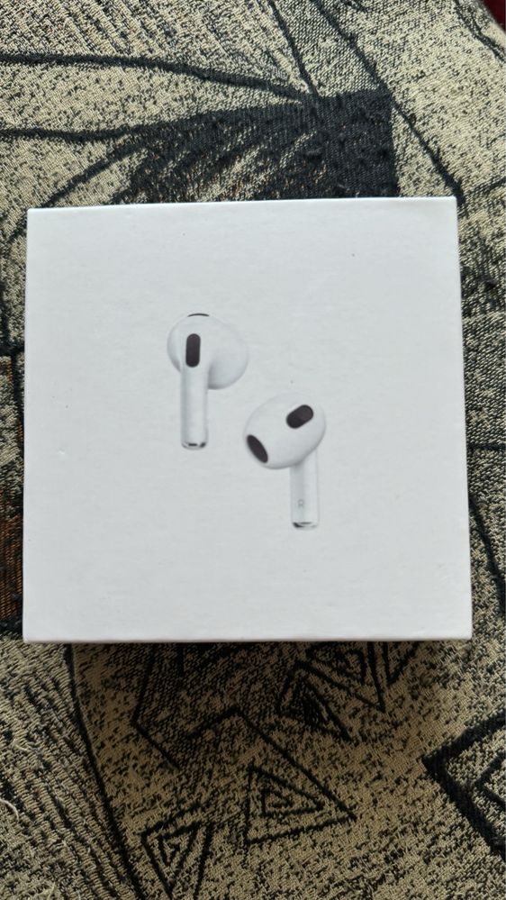 Продам AirPods 3