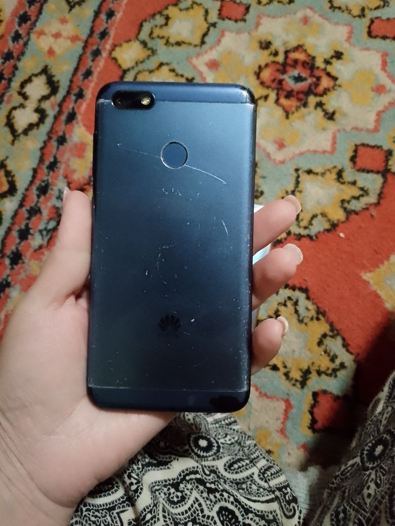 Продам телефоны,1 рабочий vivo только экран треснут ,2 глючит,3 не раб