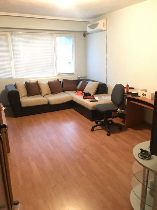 Диван - ъглов, за хол