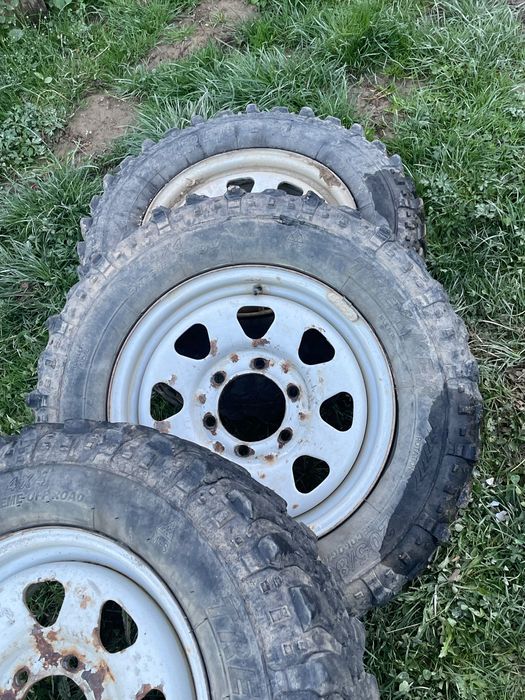 De vânzare 2 cauciucuri