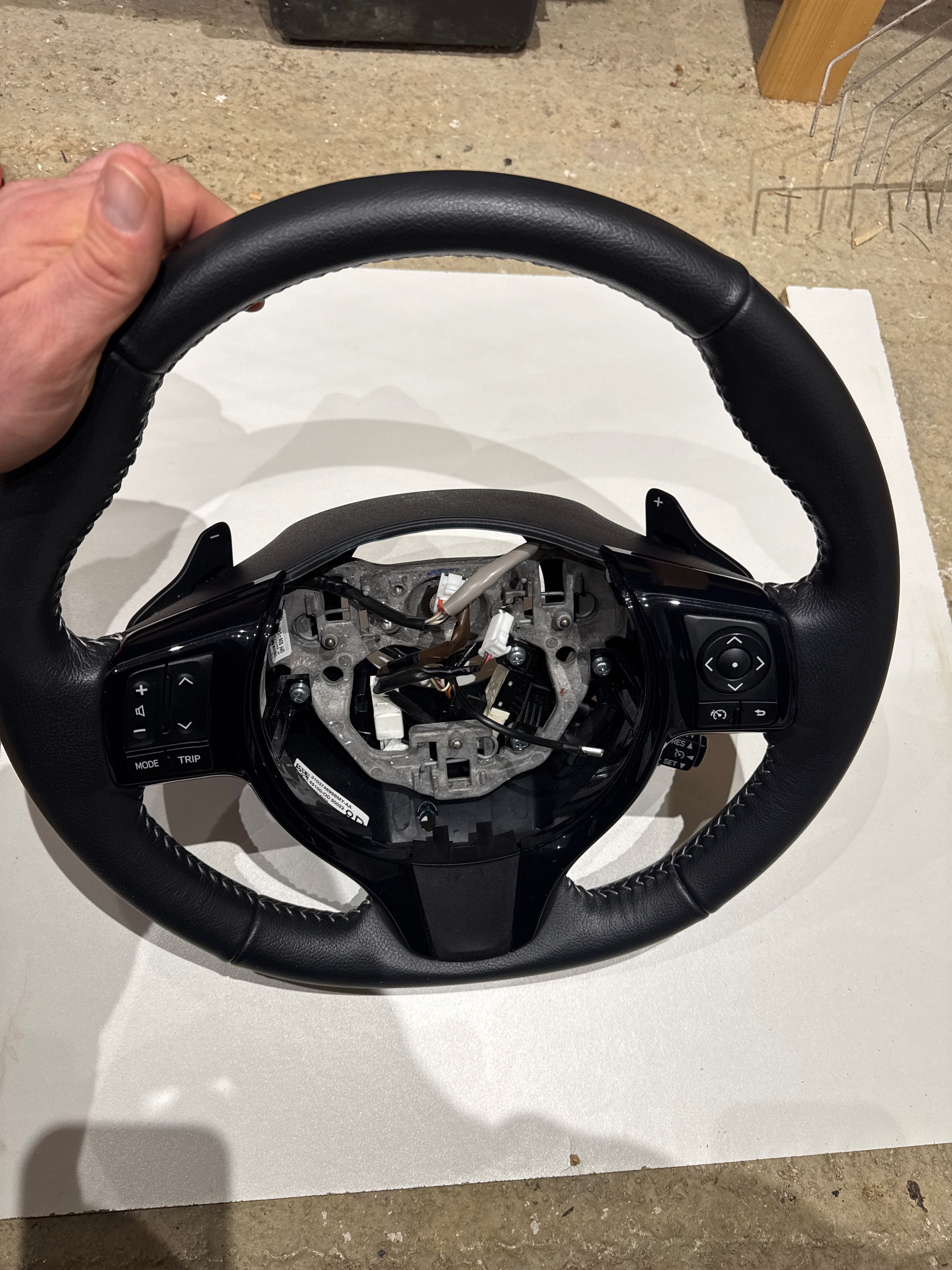 Toyota Yaris кожен волан