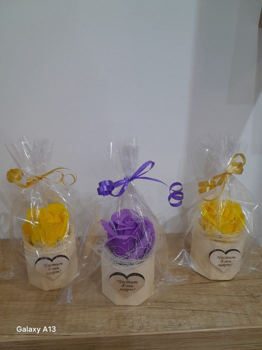 Сапунена роза в керамична кашпа със послание