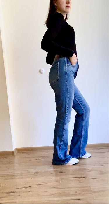Дамски дънки клош / flare jeans / разкроени панталони