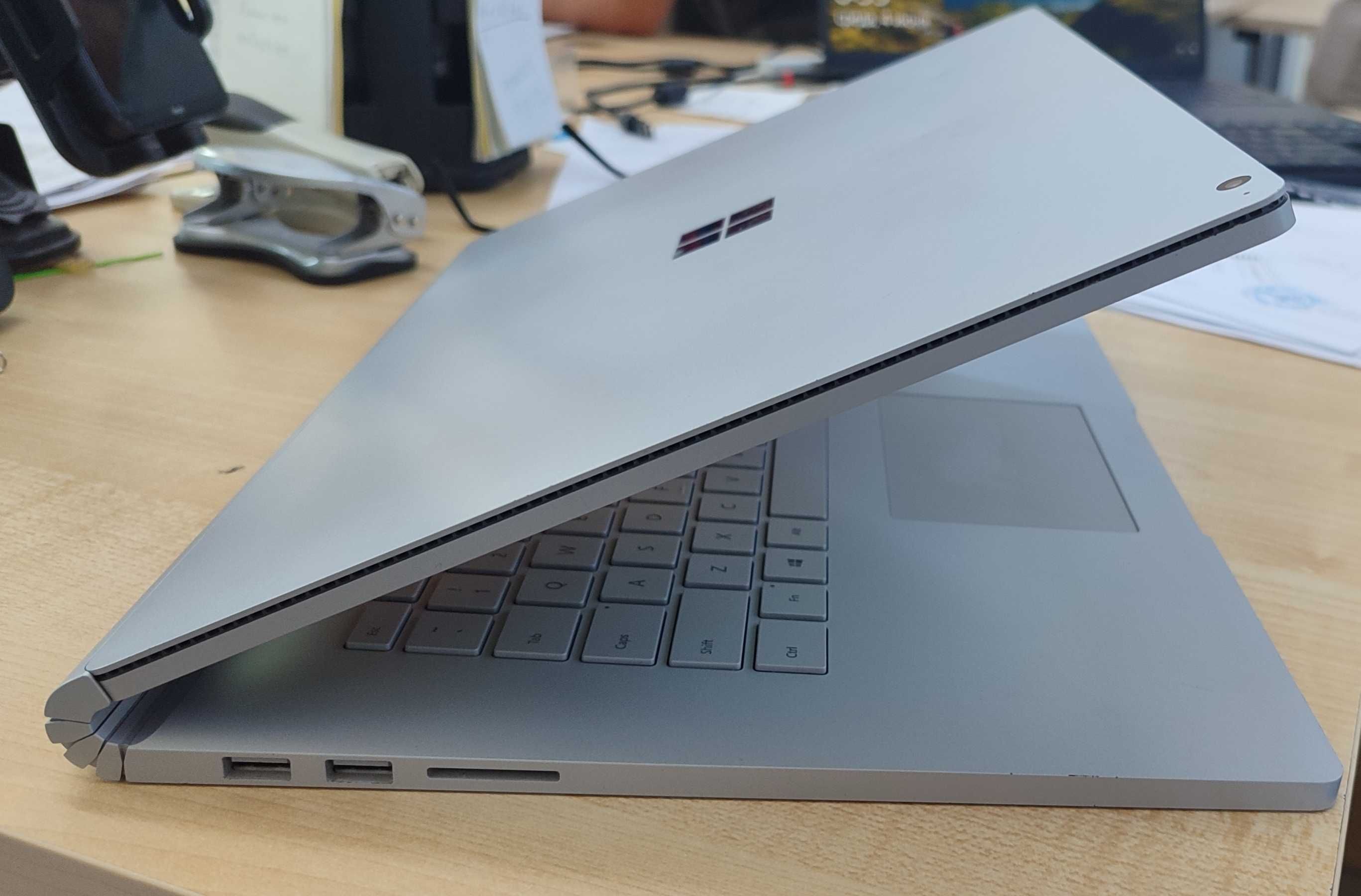Microsoft surface book 2