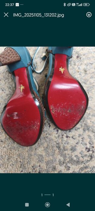 Vând sandale Cesare Paciotti