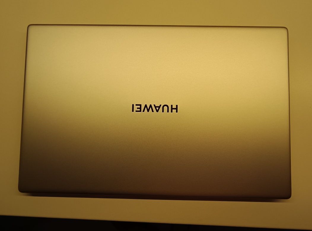 Laptop Huawei i3 stare perfectă!