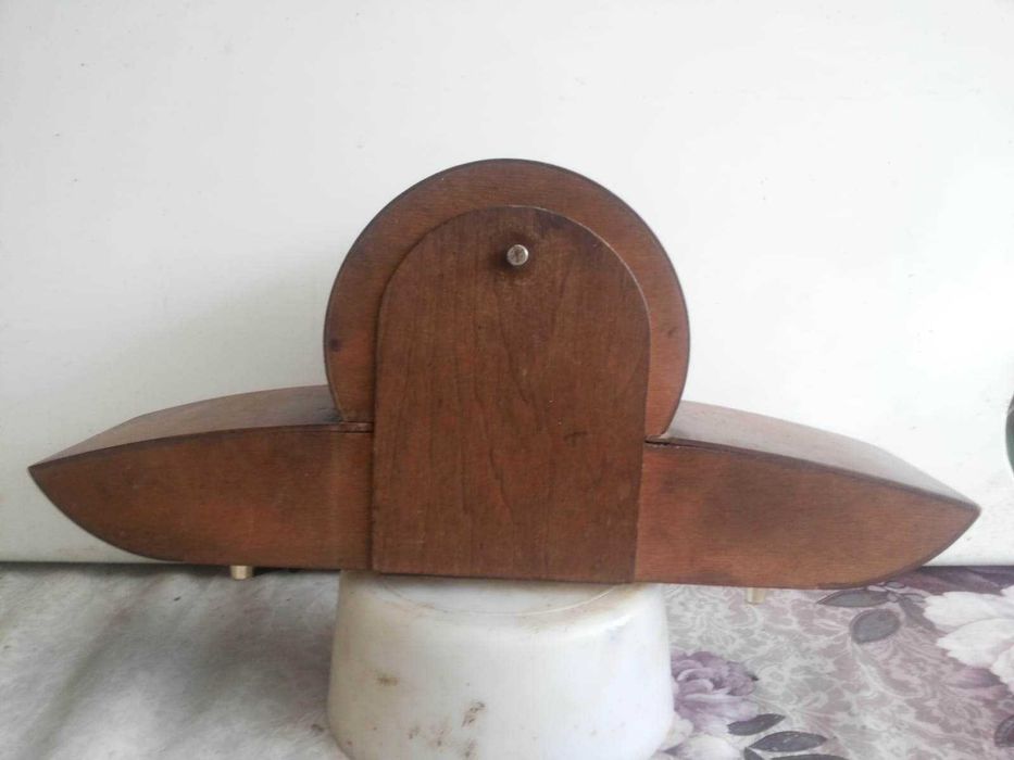 Ceas de semineu-mecanic cu gong - fabricat in fosta URSS .