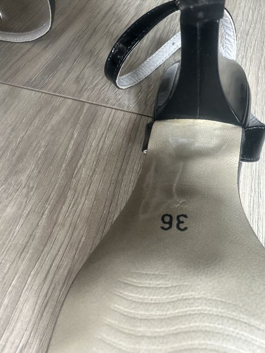 Il passo sandale piele lacuita marimea 36