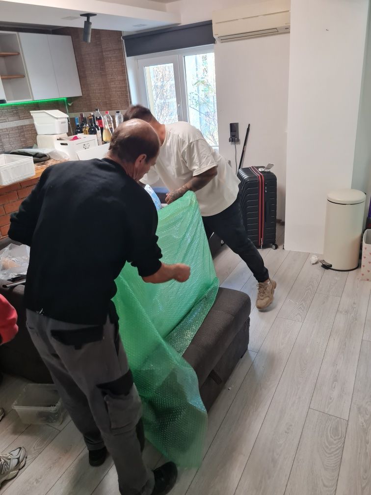 Servicii transport marfa mutari debarasări mobila veche relocari