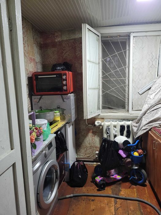 Сергели Спутник 1 1/1/2 квартира без ремонта,рядом станция метро Чинор