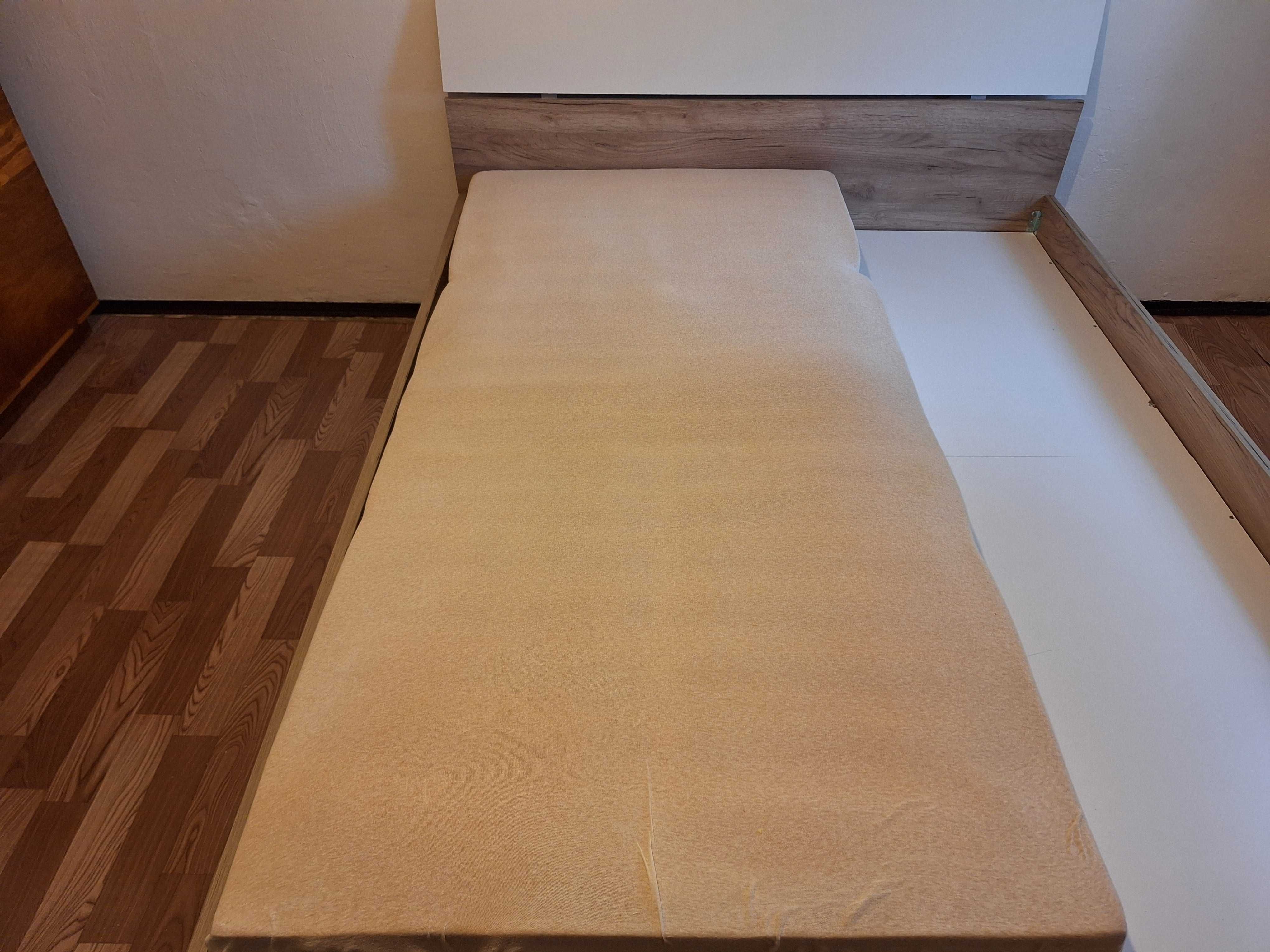 Vand o saltea cu arcuri dimensiune 100x200x15