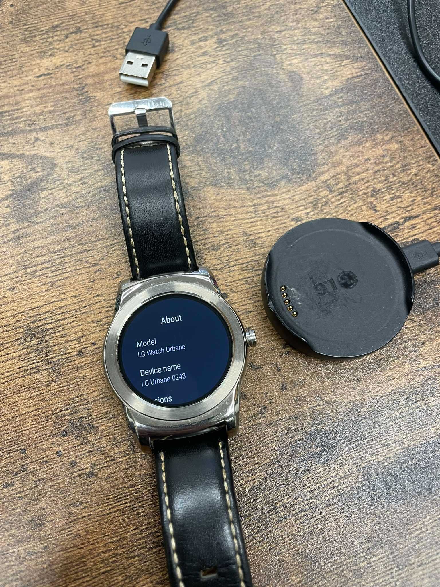 Смарт часовник LG Urban (W150)