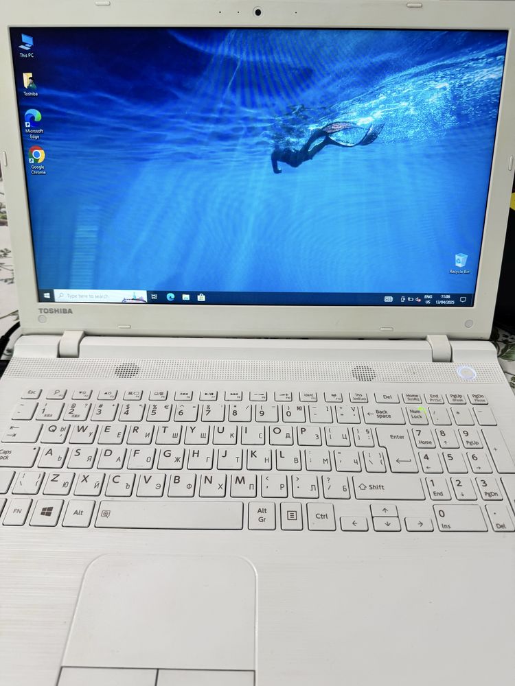 Лаптоп Toshiba Satellite 4 GB RAM, 1 TB Hard диск